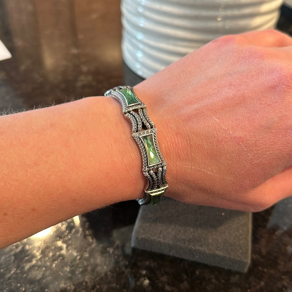 Lia Sophia silver and emerald bracelet!!! NWT!!💎💎💎